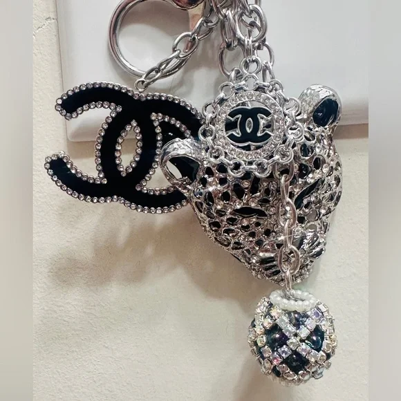 CHANEL (stamped & auth.) silver/blk charm & Panther Keychain/BagCharm. New. - Picture 10 of 11